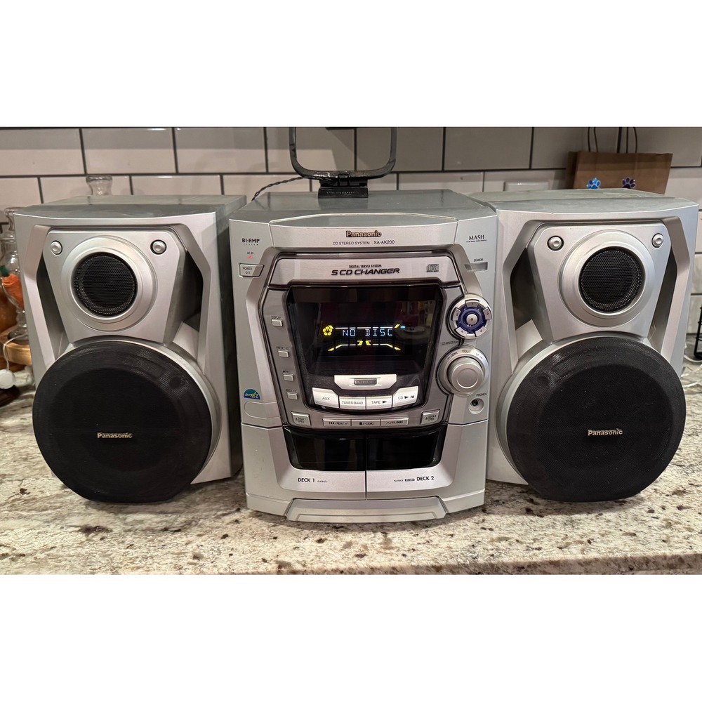 Panasonic SA-AK200 CD Stereo System 5-CD Changer Dual Cassette AM FM Silver
